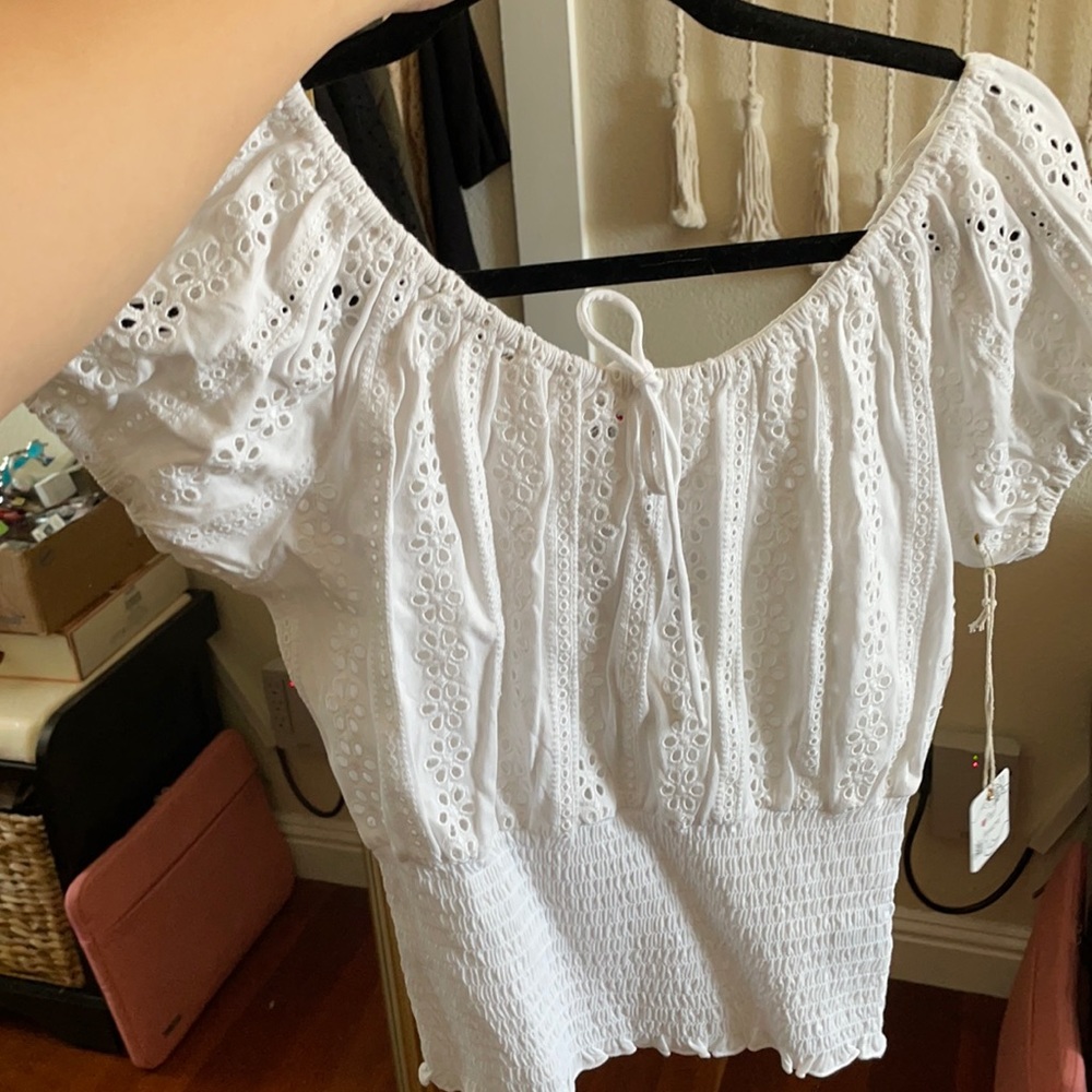 NWT CUTE White Crop Top Large